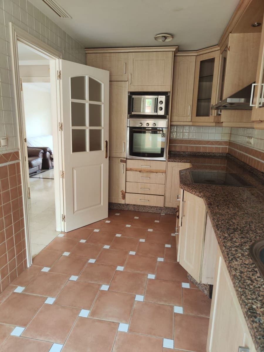 Casa de 4 habitaciones en Mijas Costa en venta - 445.000 € (Ref: 9812047)