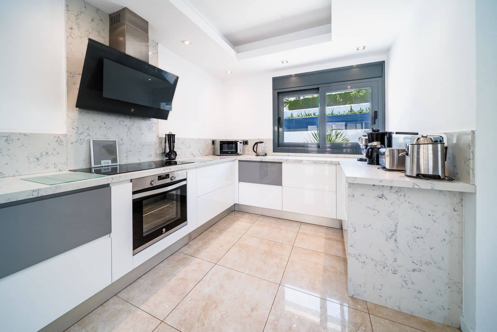 5 chambre Villa/Maison à vendre à Puerto Banus - 2 395 000 € (Ref: 9812049)