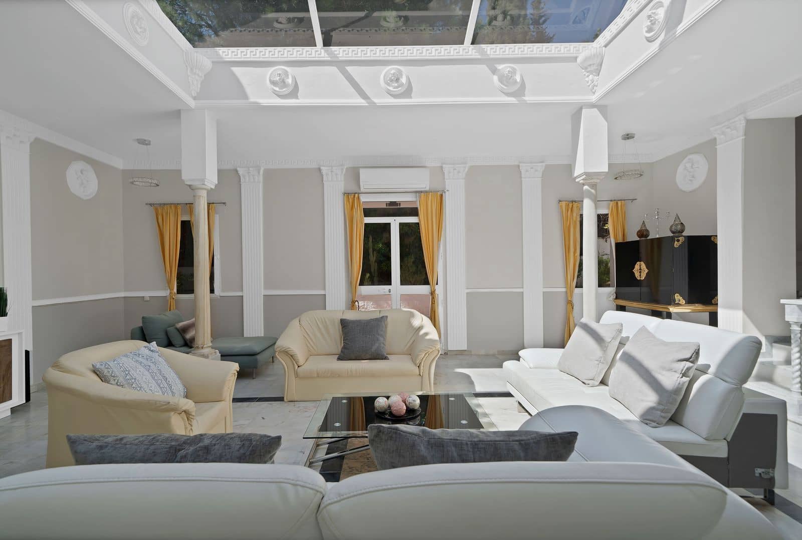 10 soverom Villa til salgs i Marbella - € 2 150 000 (Ref: 9812052)