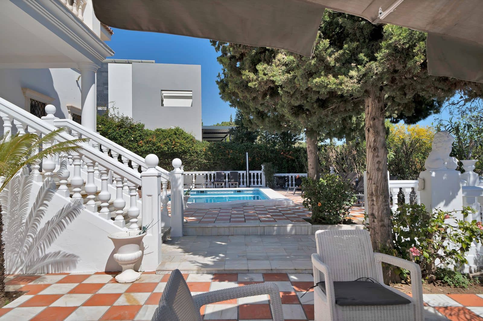 10 soverom Villa til salgs i Marbella - € 2 150 000 (Ref: 9812052)