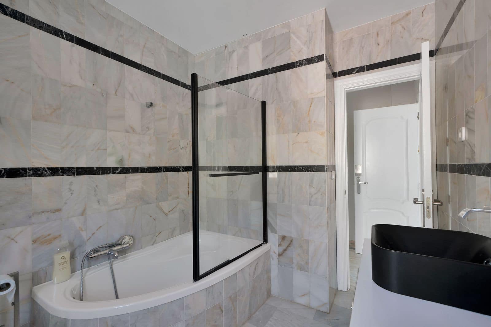 10 soverom Villa til salgs i Marbella - € 2 150 000 (Ref: 9812052)
