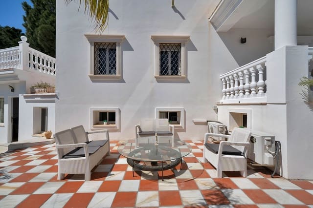10 soveværelse Villa til salg i Hacienda Las Chapas, Marbella - € 2.150.000 (Ref: 9812052)