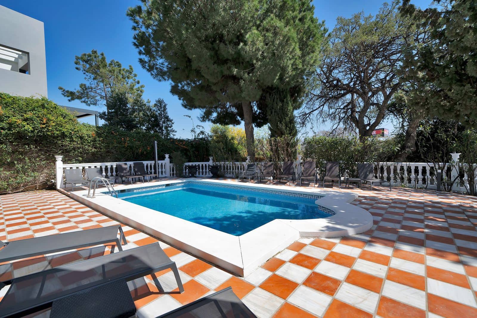 10 soverom Villa til salgs i Marbella - € 2 150 000 (Ref: 9812052)