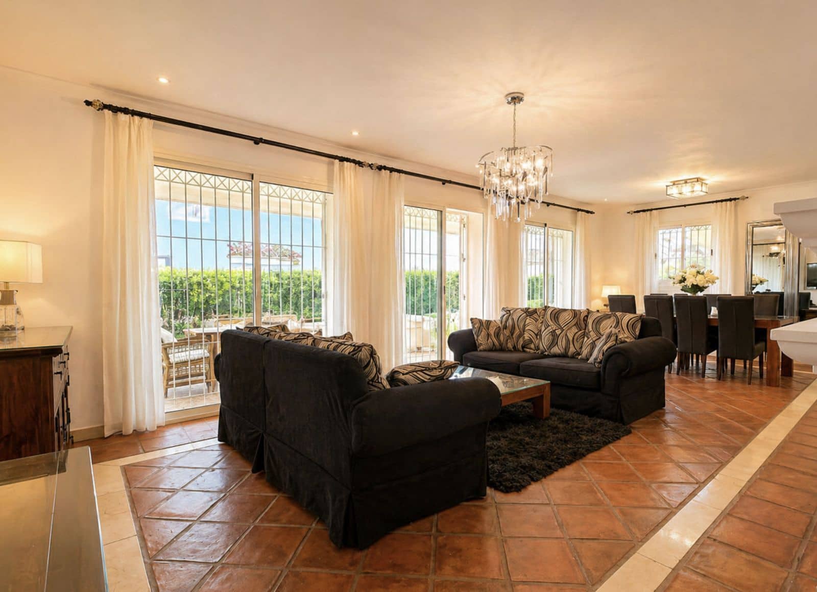 4 chambre Villa/Maison à vendre à La Duquesa / Puerto de la Duquesa - 895 000 € (Ref: 9812060)