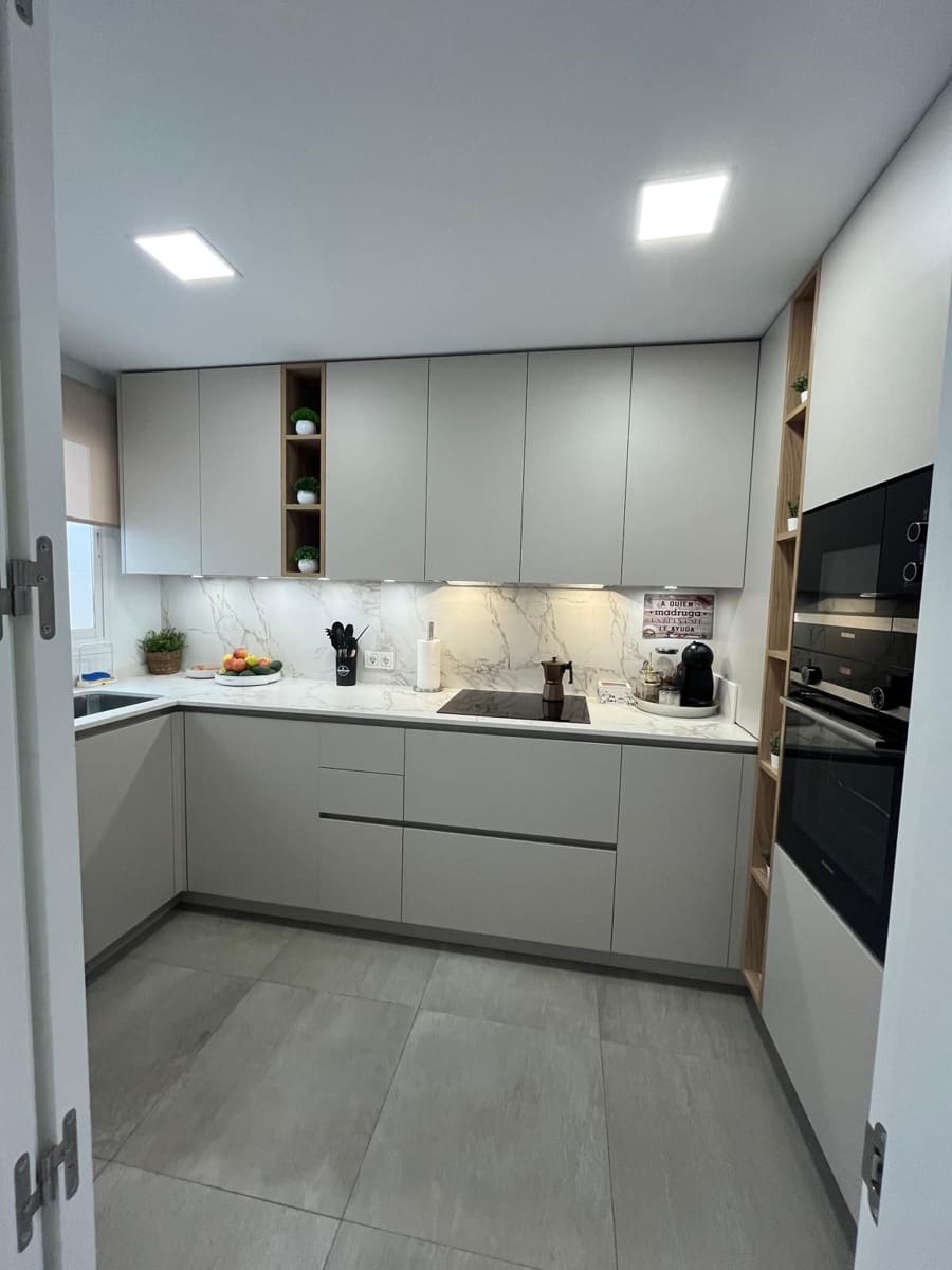 3 slaapkamer Appartement te koop in Estepona - € 465.000 (Ref: 9812061)