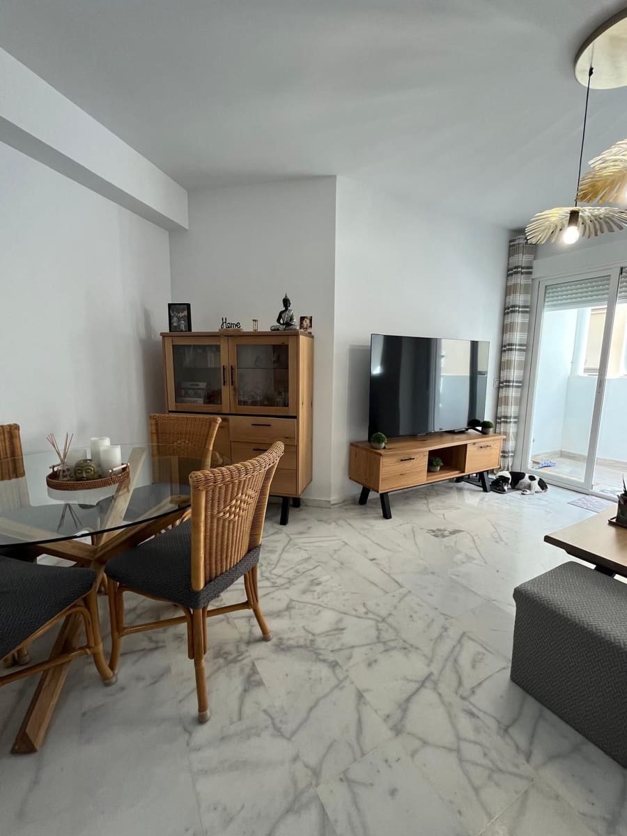 3 slaapkamer Appartement te koop in Estepona - € 465.000 (Ref: 9812061)