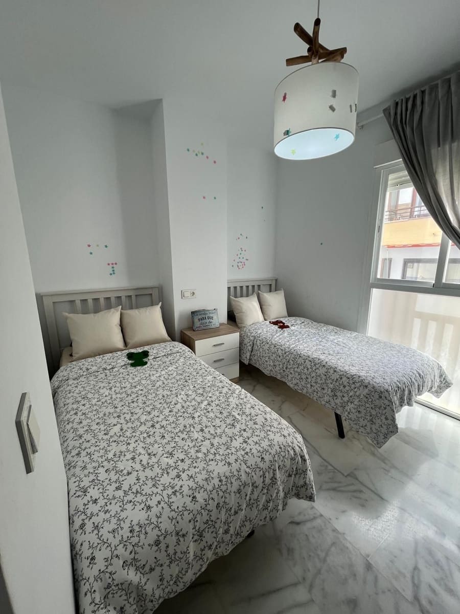 3 slaapkamer Appartement te koop in Estepona - € 465.000 (Ref: 9812061)