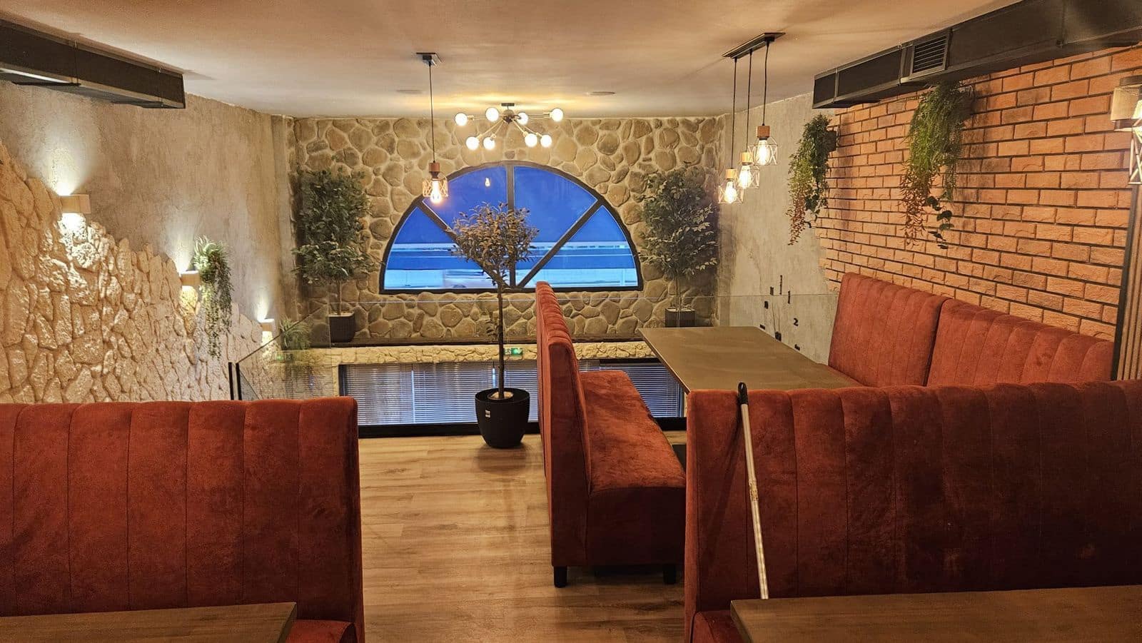 1 sypialnia Restauracja lub bar na sprzedaż w Calahonda - 575 000 € (Ref: 9812062)