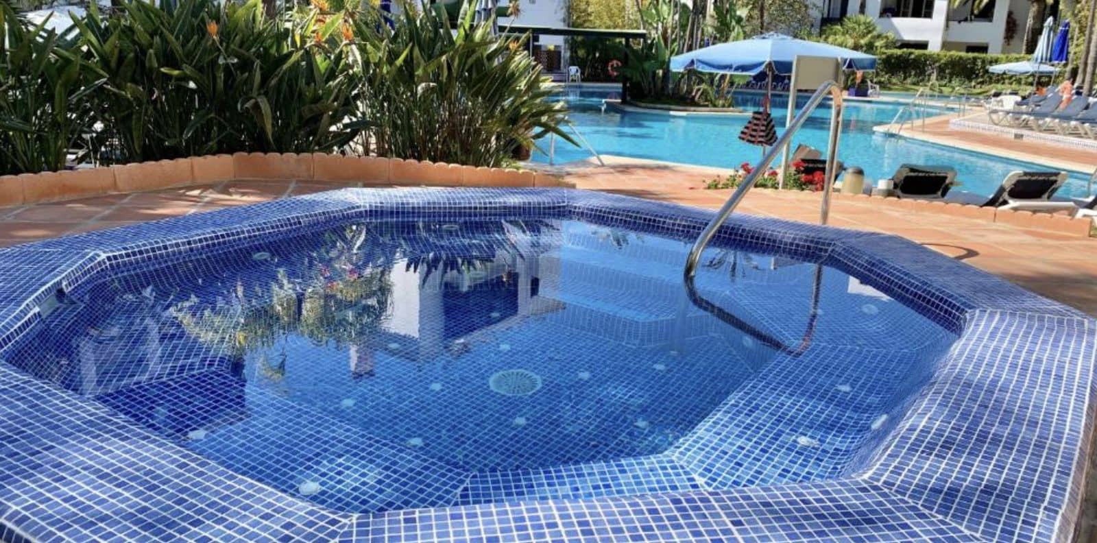 Apartamento de 2 habitaciones en Elviria en venta - 650.000 € (Ref: 9812064)