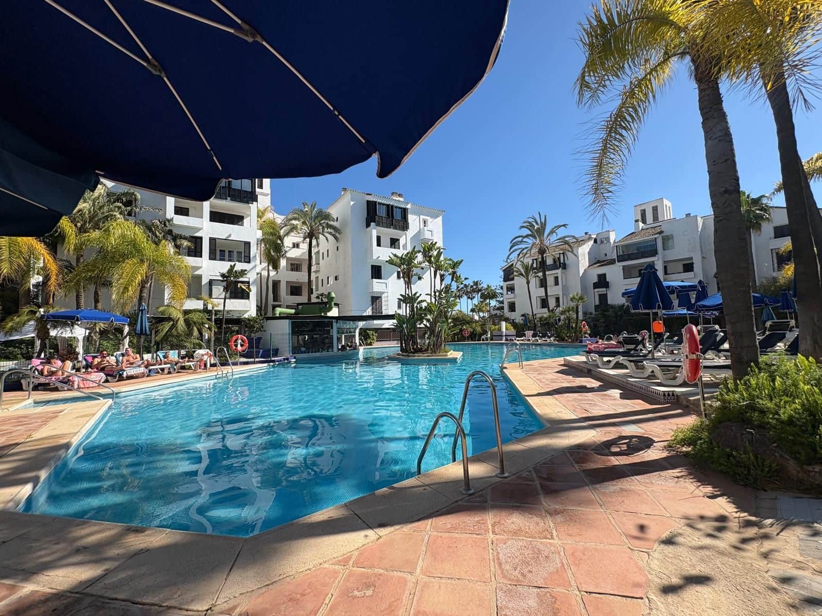 Apartamento de 2 habitaciones en Elviria en venta - 650.000 € (Ref: 9812064)