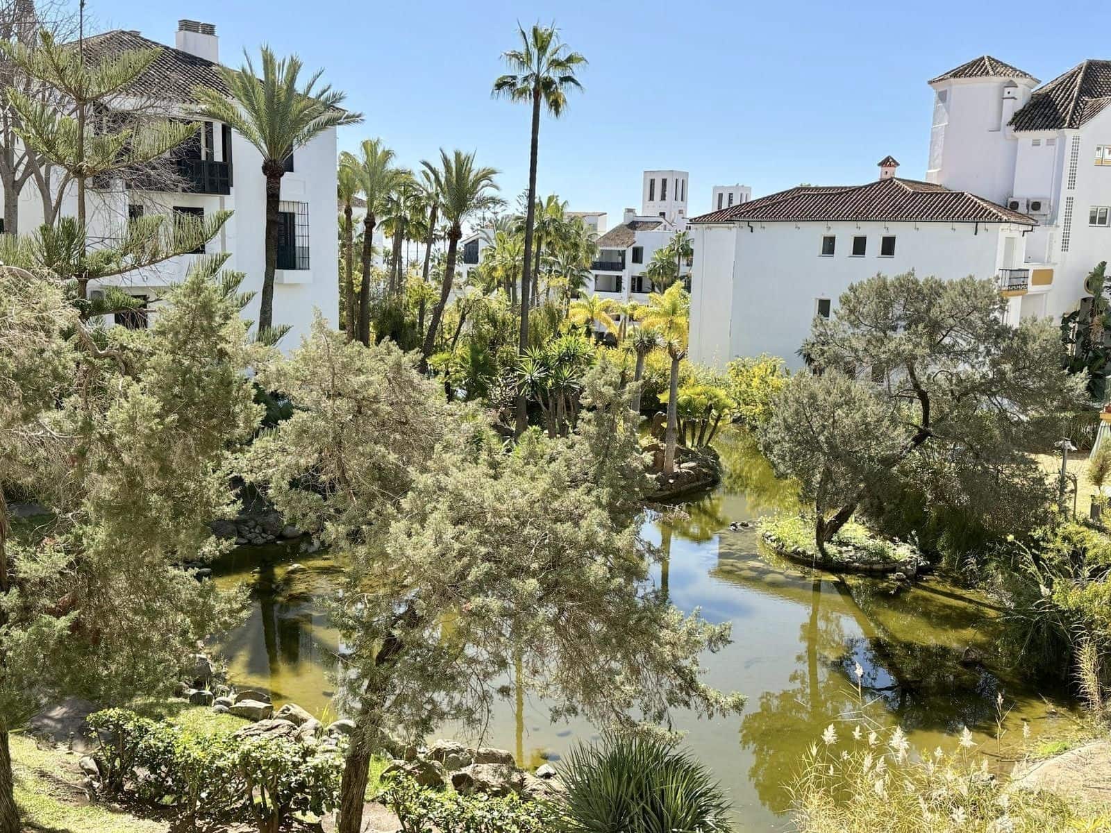 Apartamento de 2 habitaciones en Elviria en venta - 650.000 € (Ref: 9812064)