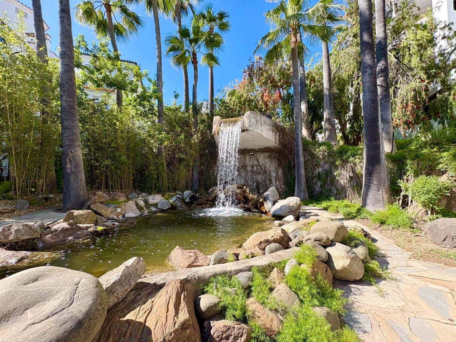 Apartamento de 2 habitaciones en Elviria en venta - 650.000 € (Ref: 9812064)