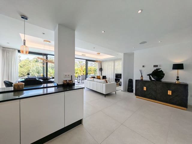5 Zimmer Villa zu verkaufen in Estepona - 1.450.000 € (Ref: 9812068)