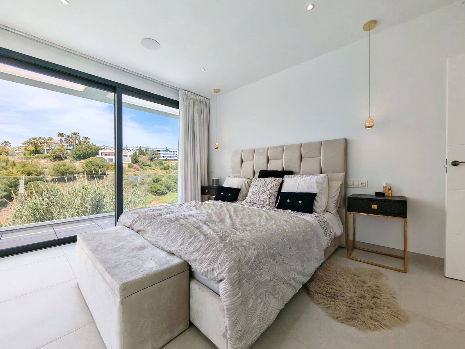 5 Zimmer Villa zu verkaufen in Estepona - 1.450.000 € (Ref: 9812068)