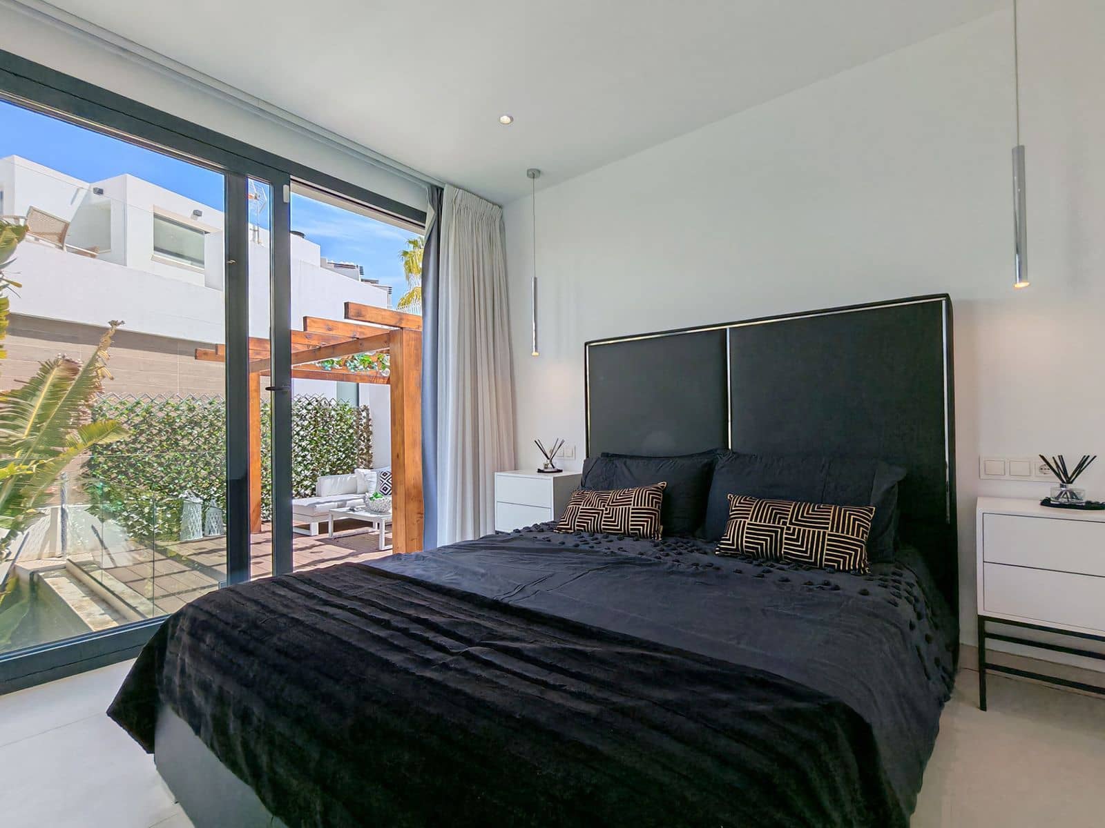 5 Zimmer Villa zu verkaufen in Estepona - 1.450.000 € (Ref: 9812068)