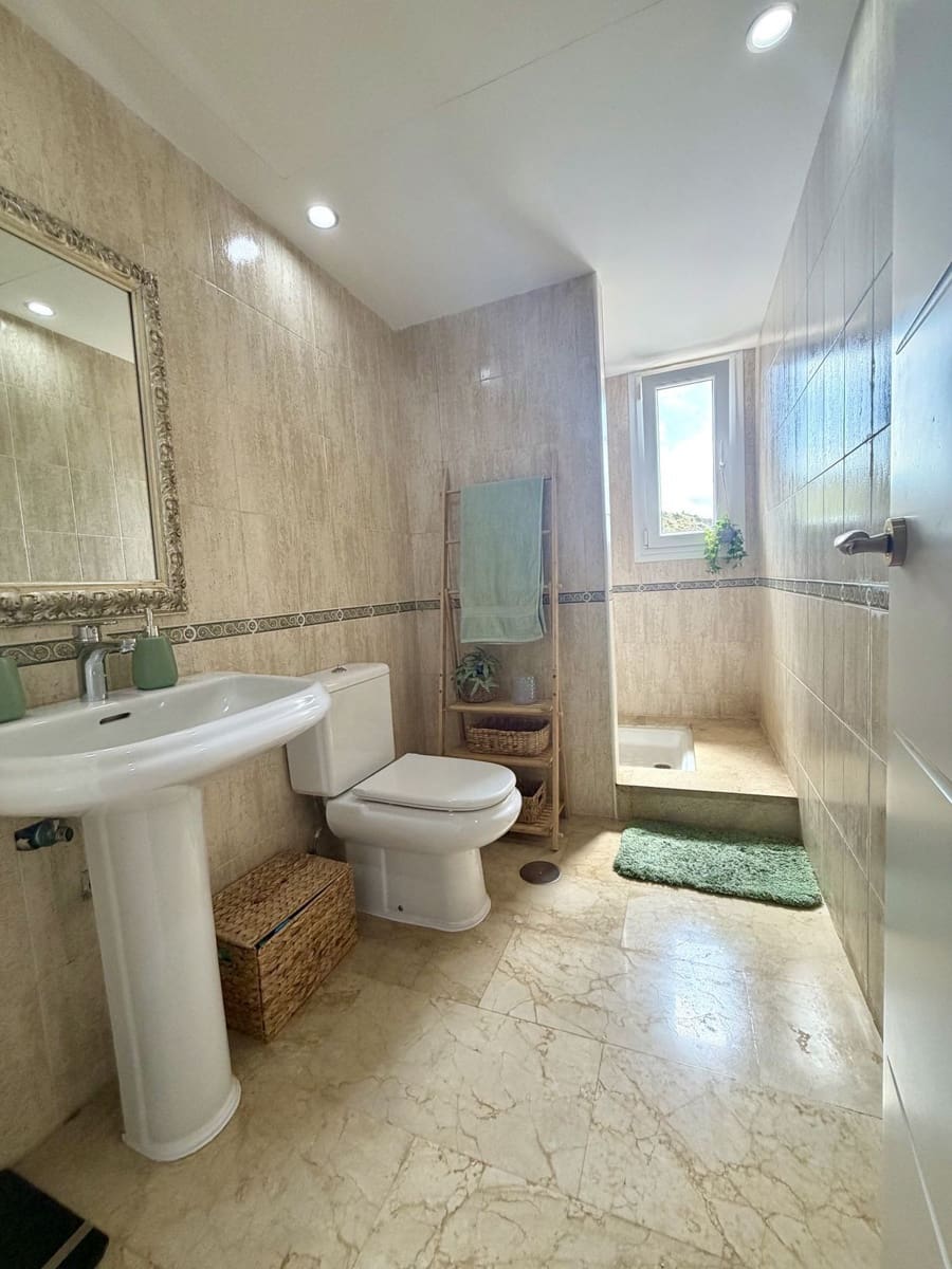 3 slaapkamer Appartement te koop in Calahonda - € 429.000 (Ref: 9812069)