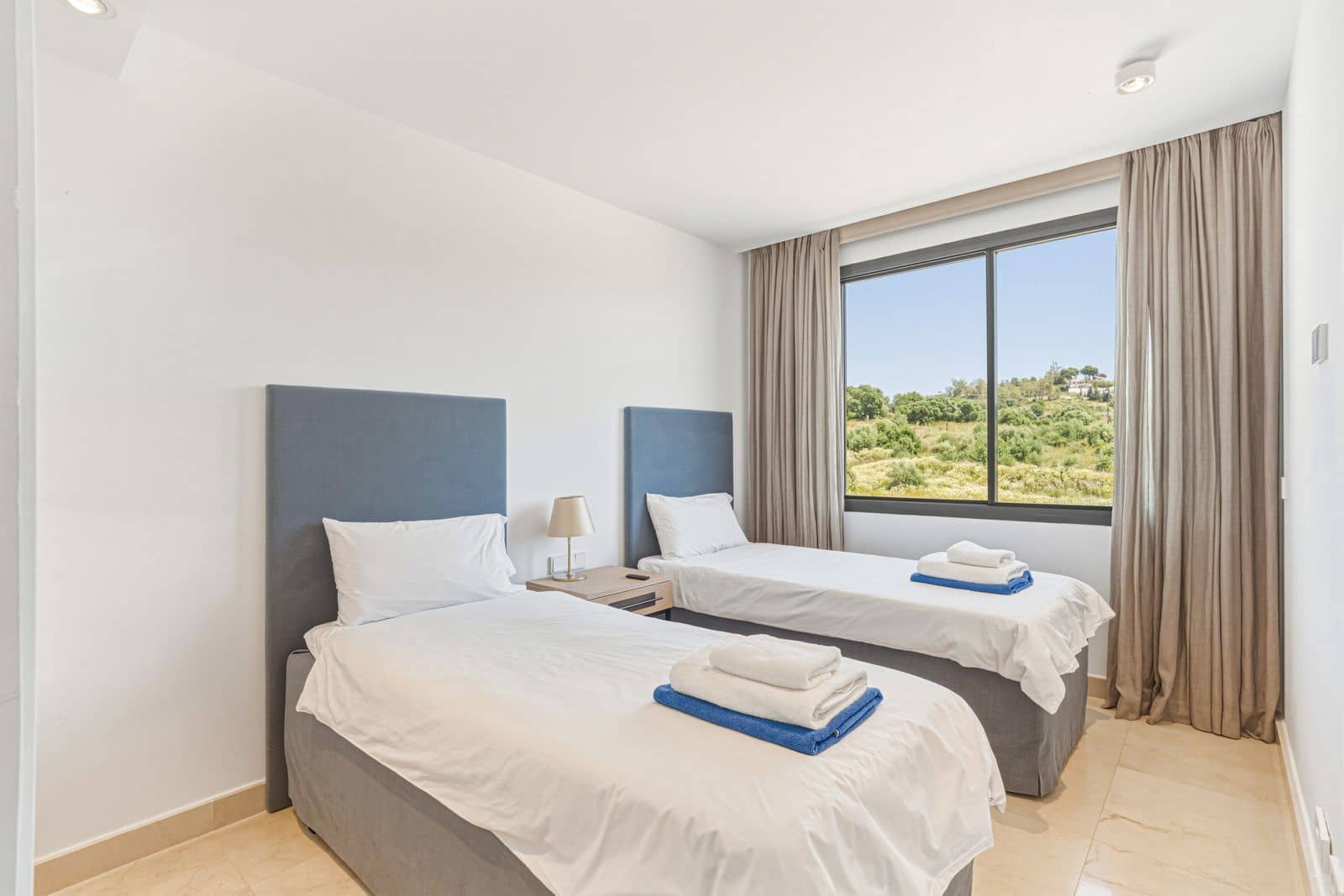 Casa de 4 habitaciones en La Cala de Mijas en venta - 1.295.000 € (Ref: 9812074)