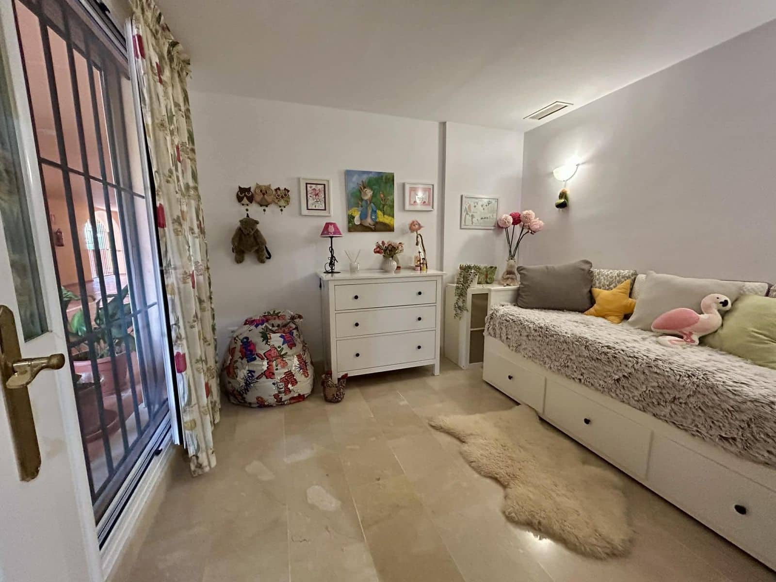 2 bedroom Apartment for sale in Elviria - € 374,000 (Ref: 9812081)