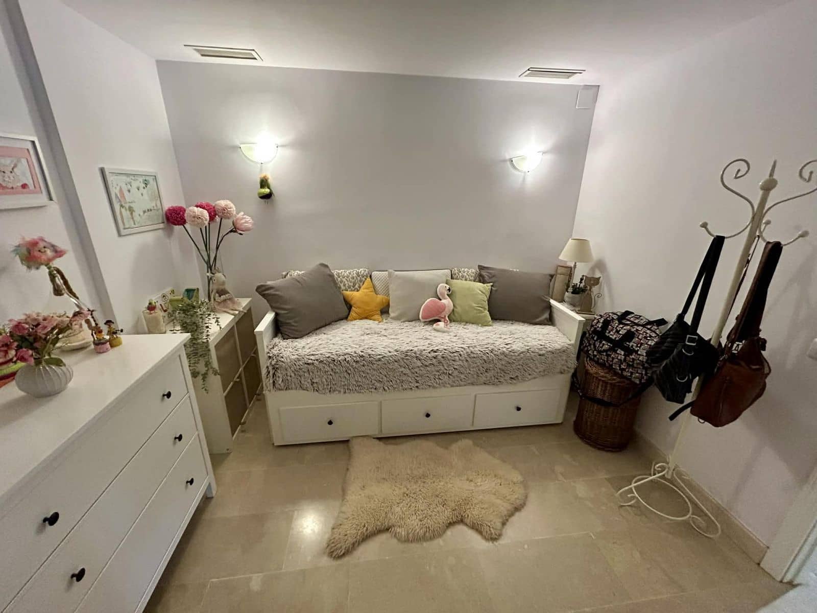 2 bedroom Apartment for sale in Elviria - € 374,000 (Ref: 9812081)