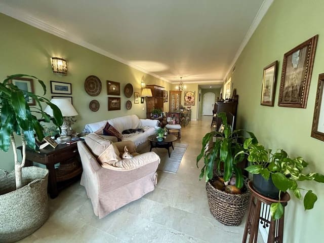 2 bedroom Apartment for sale in Elviria, Marbella - € 374,000 (Ref: 9812081)