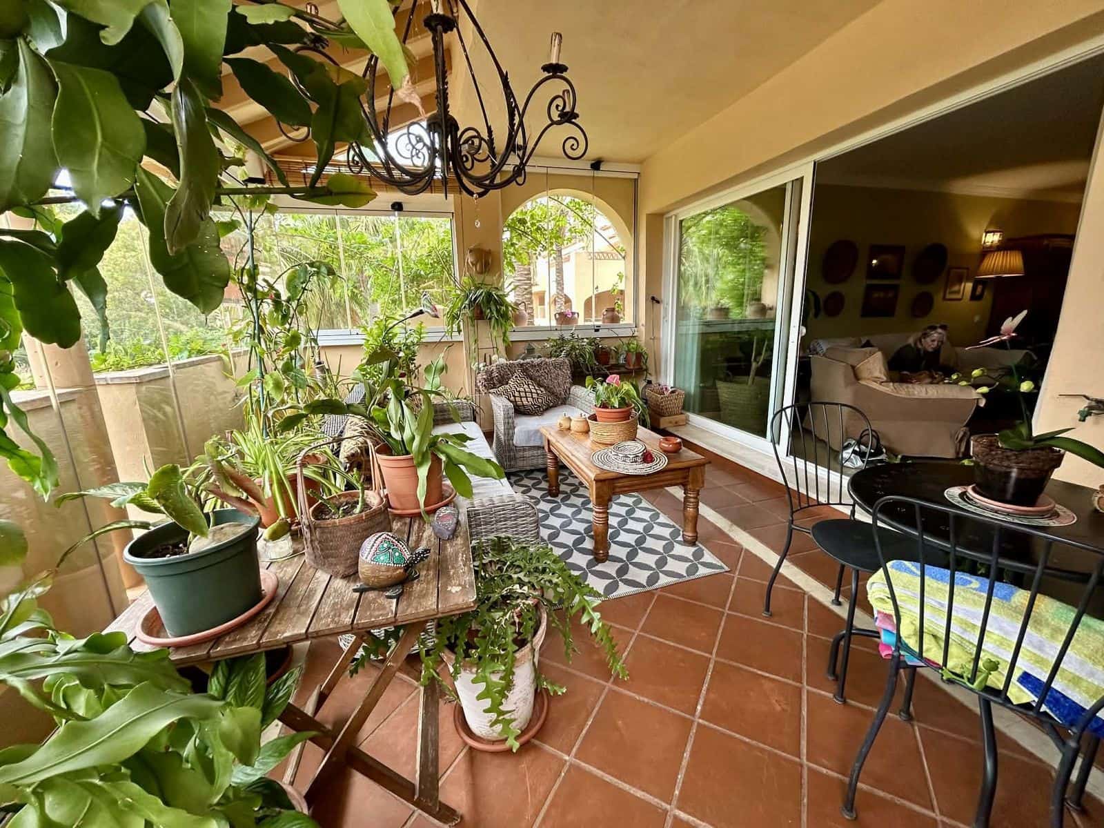 2 bedroom Apartment for sale in Elviria - € 374,000 (Ref: 9812081)