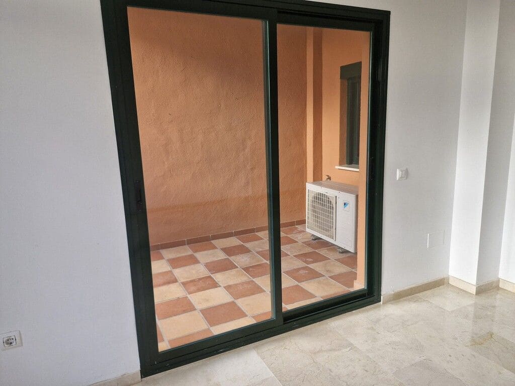 2 bedroom Apartment for sale in Elviria - € 335,000 (Ref: 9812087)