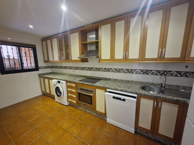 2 bedroom Apartment for sale in Elviria, Marbella - € 335,000 (Ref: 9812087)