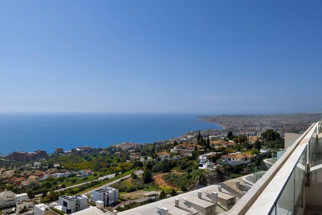 3 slaapkamer Penthouse te koop in Benalmádena - € 1.225.000 (Ref: 9812093)