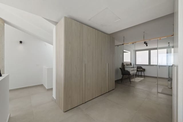 3 slaapkamer Penthouse te koop in Benalmádena - € 1.225.000 (Ref: 9812093)