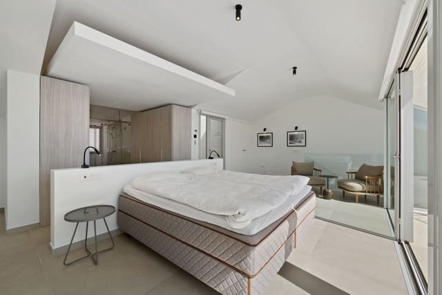 3 slaapkamer Penthouse te koop in Benalmádena - € 1.225.000 (Ref: 9812093)