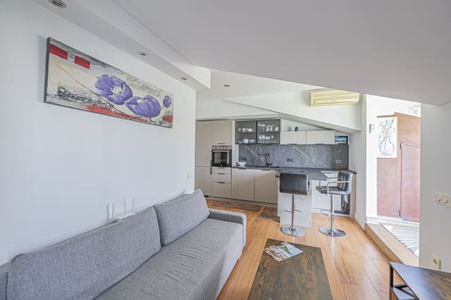 1 soverom Penthouse til salgs i Golden Mile, Marbella - € 425 000 (Ref: 9812095)