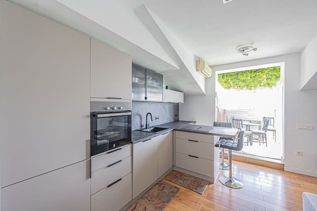 1 soverom Penthouse til salgs i Golden Mile, Marbella - € 425 000 (Ref: 9812095)