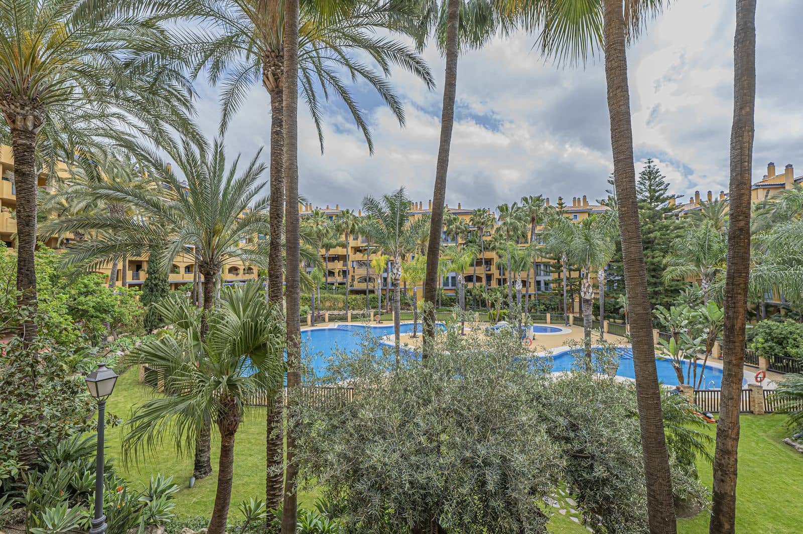 2 Zimmer Apartment zu verkaufen in San Pedro de Alcantara - 675.000 € (Ref: 9812096)