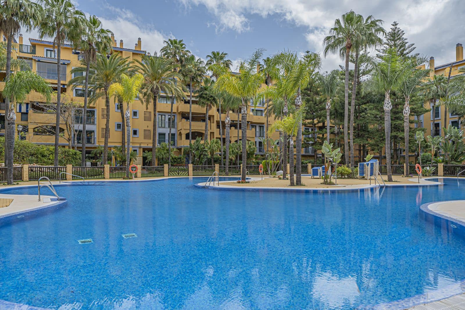2 Zimmer Apartment zu verkaufen in San Pedro de Alcantara - 675.000 € (Ref: 9812096)