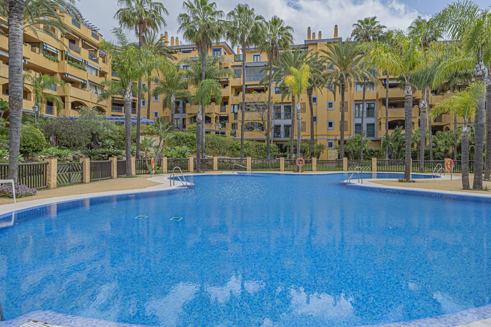 2 Zimmer Apartment zu verkaufen in San Pedro de Alcantara - 675.000 € (Ref: 9812096)