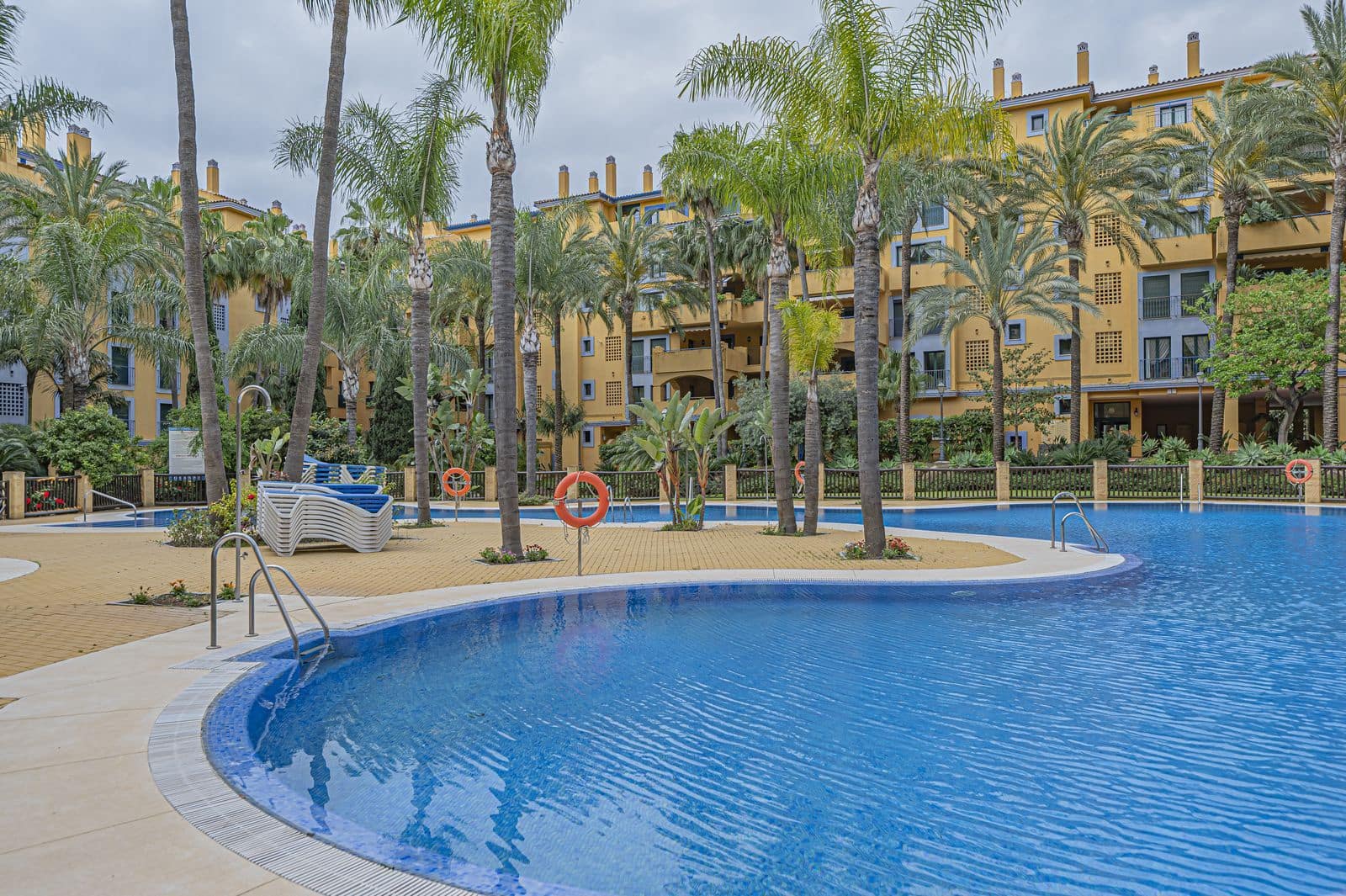 2 Zimmer Apartment zu verkaufen in San Pedro de Alcantara - 675.000 € (Ref: 9812096)