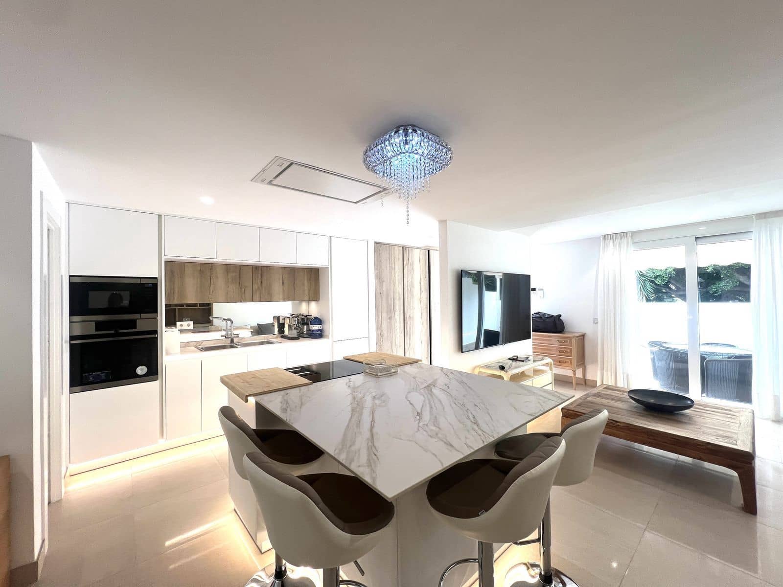 2 makuuhuone Paritalo myytävänä paikassa Nueva Andalucia - 435 000 € (Ref: 9812098)