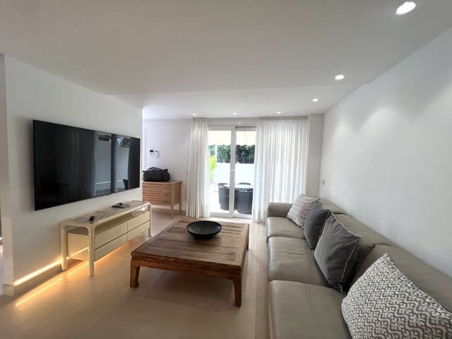 2 makuuhuone Paritalo myytävänä paikassa Nueva Andalucia, Marbella - 435 000 € (Ref: 9812098)