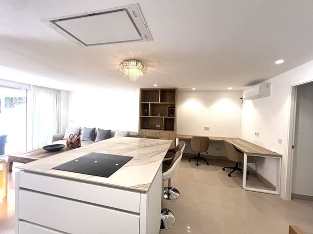 2 makuuhuone Paritalo myytävänä paikassa Nueva Andalucia, Marbella - 435 000 € (Ref: 9812098)