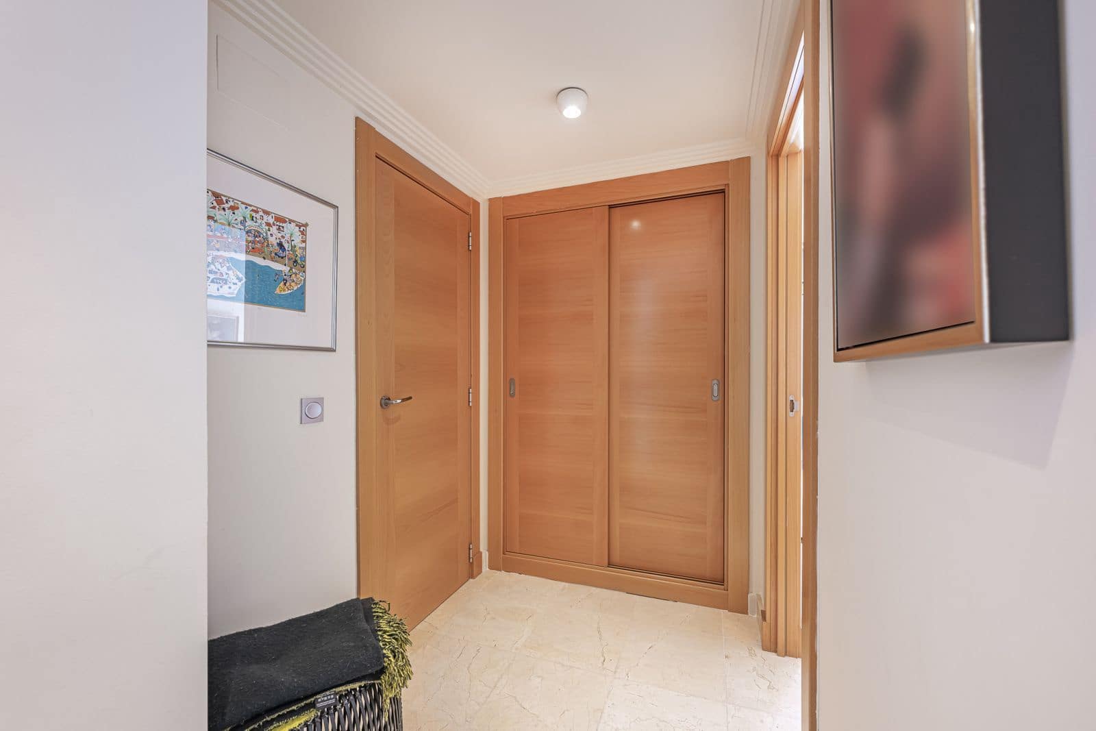 3 bedroom Penthouse for sale in Benahavis - € 975,000 (Ref: 9812099)