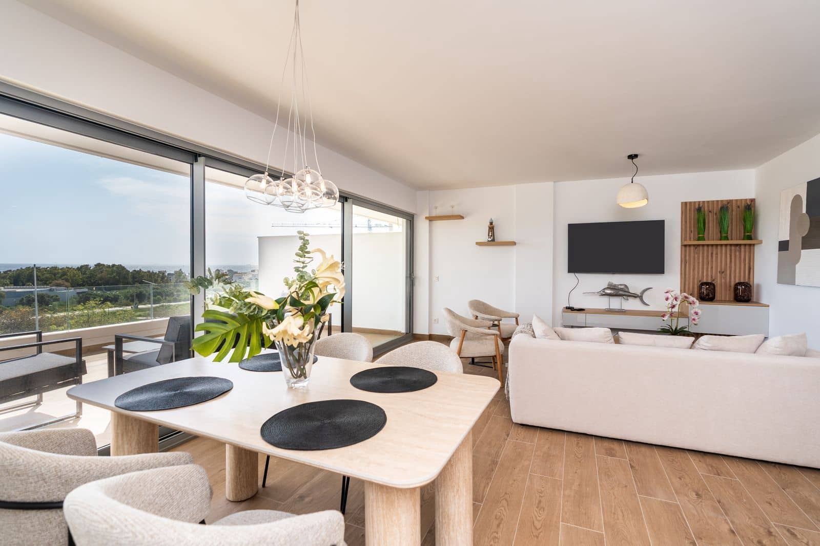 Apartamento de 2 habitaciones en Estepona en venta - 575.000 € (Ref: 9812101)