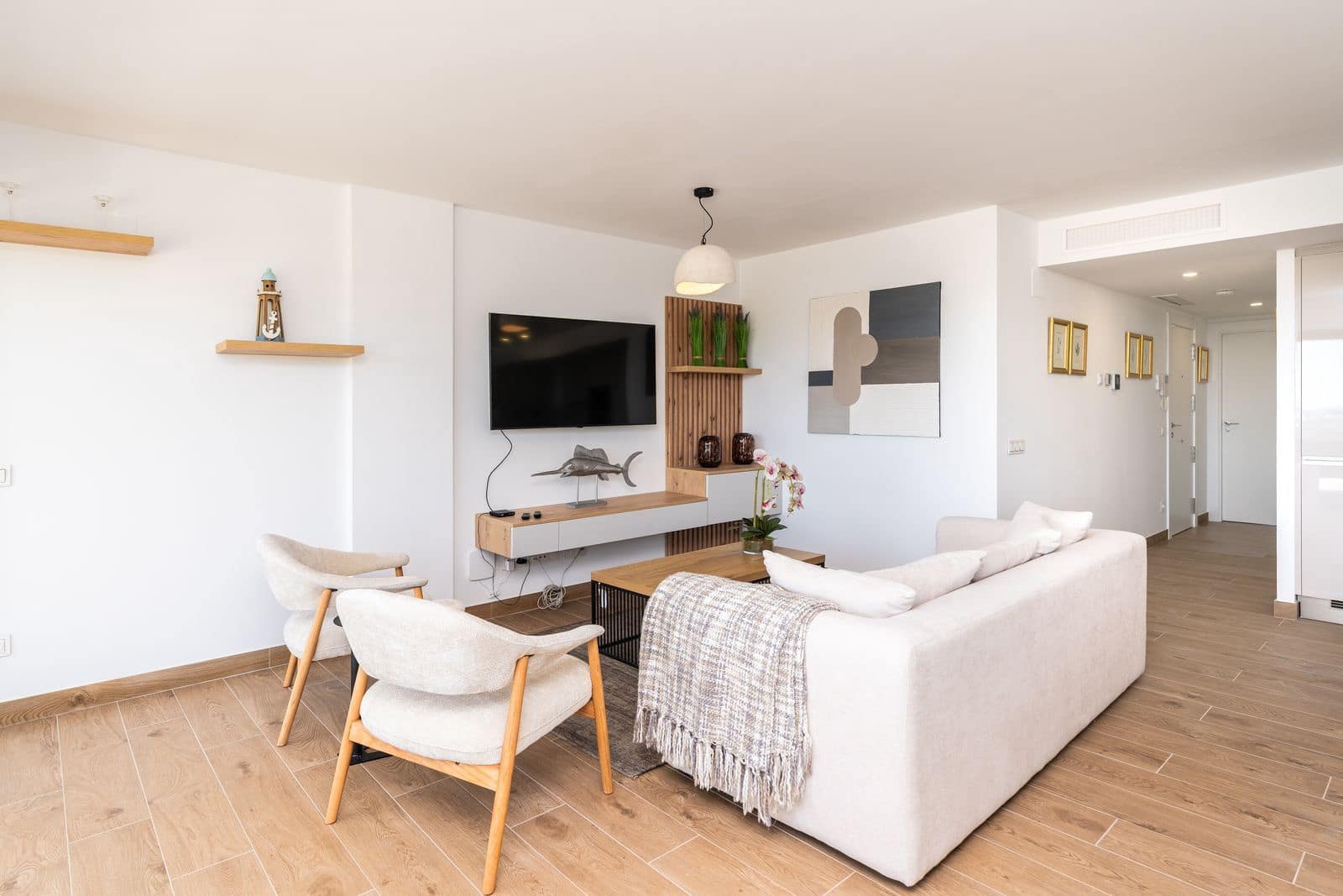 Apartamento de 2 habitaciones en Estepona en venta - 575.000 € (Ref: 9812101)