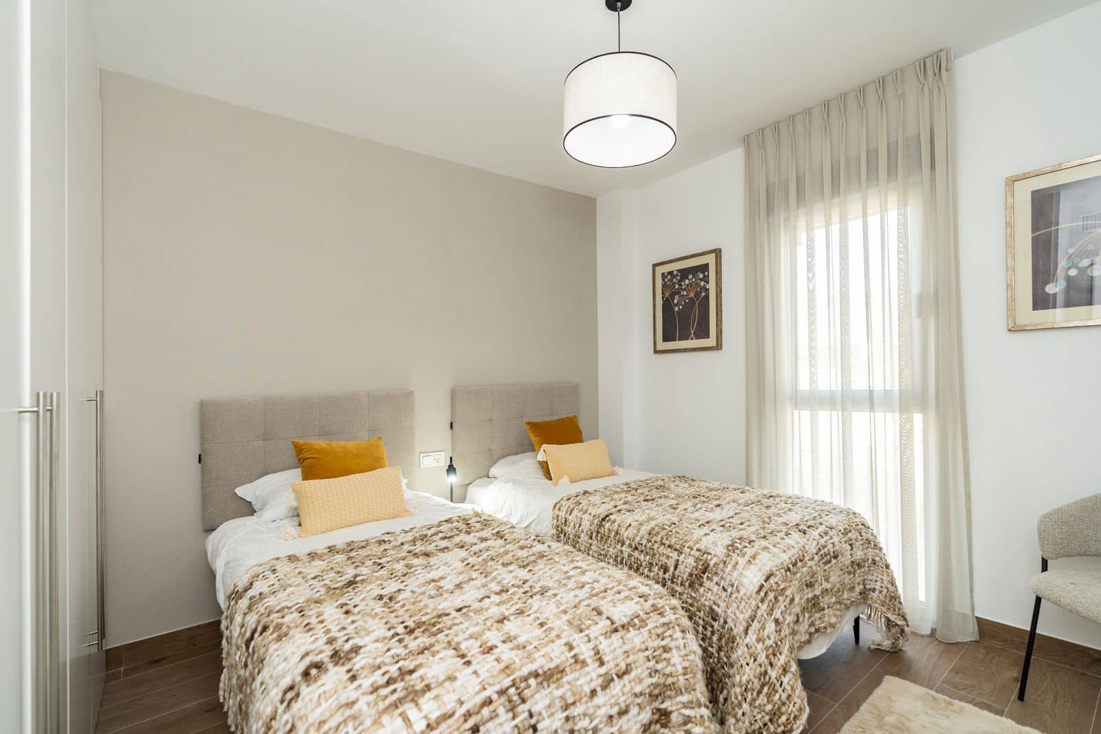 Apartamento de 2 habitaciones en Estepona en venta - 575.000 € (Ref: 9812101)