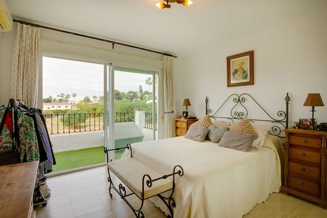 3 soveværelse Lejlighed til salg i Estepona - € 299.000 (Ref: 9812106)