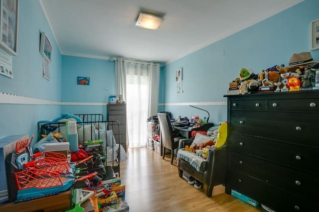 3 soveværelse Lejlighed til salg i Estepona - € 299.000 (Ref: 9812106)