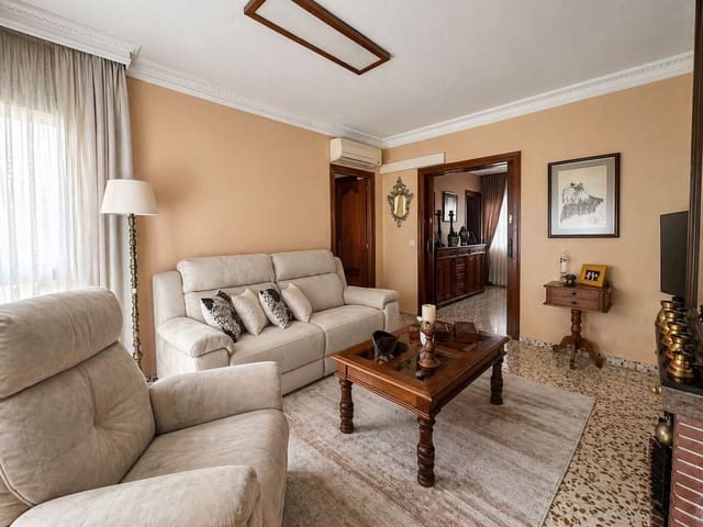 4 sovrum Hus till salu i San Pedro de Alcantara, Marbella - 680 000 € (Ref: 9812109)