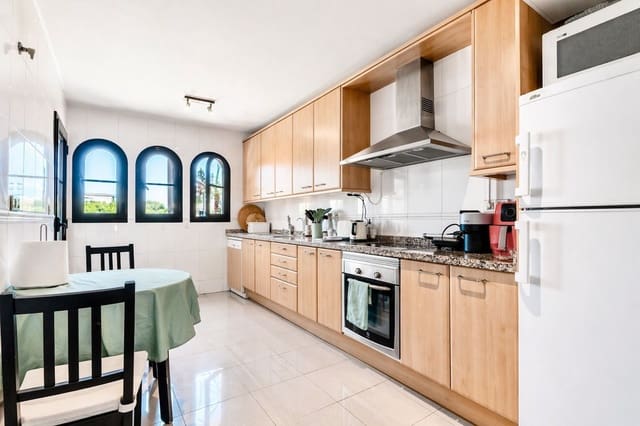 2 slaapkamer Appartement te koop in Estepona - € 450.000 (Ref: 9812116)