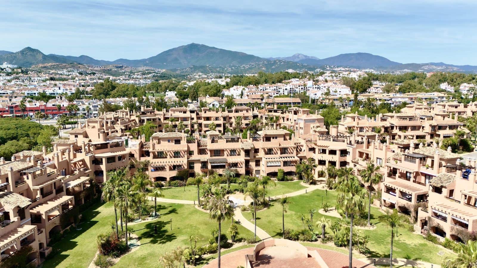 2 slaapkamer Appartement te koop in Estepona - € 450.000 (Ref: 9812116)
