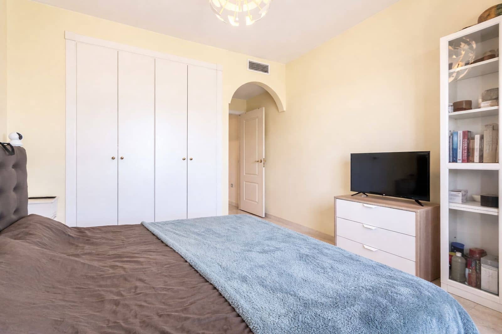 2 slaapkamer Appartement te koop in Estepona - € 450.000 (Ref: 9812116)
