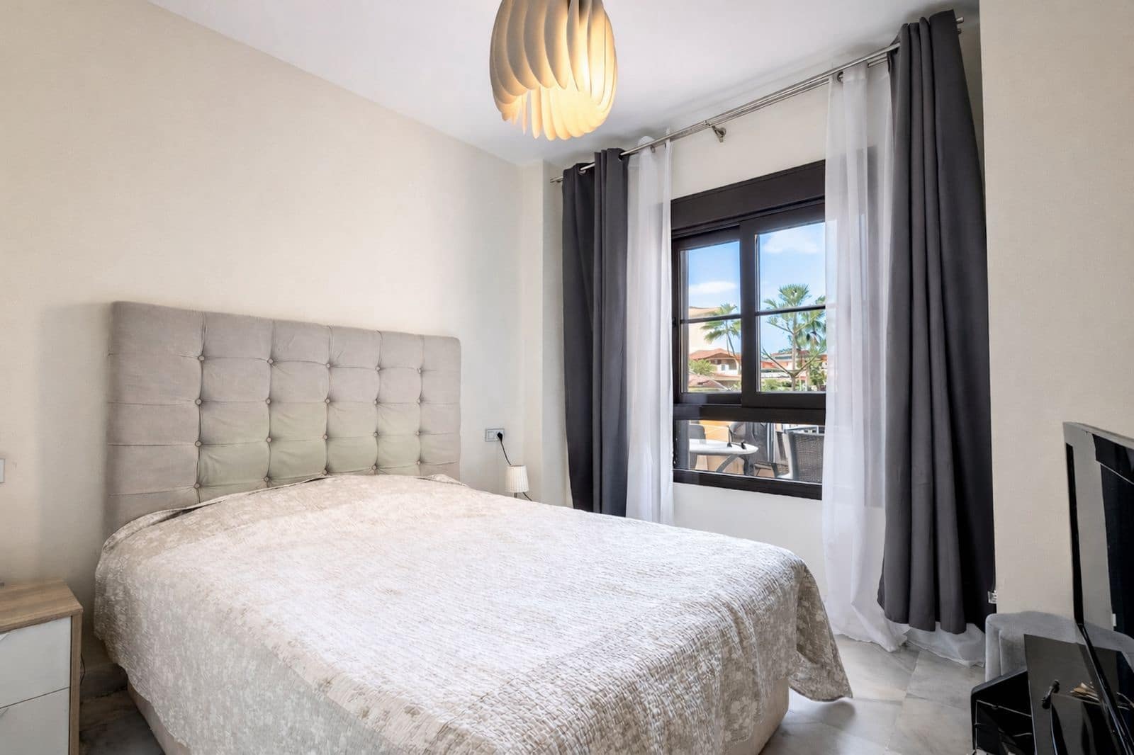 2 slaapkamer Appartement te koop in Estepona - € 450.000 (Ref: 9812116)